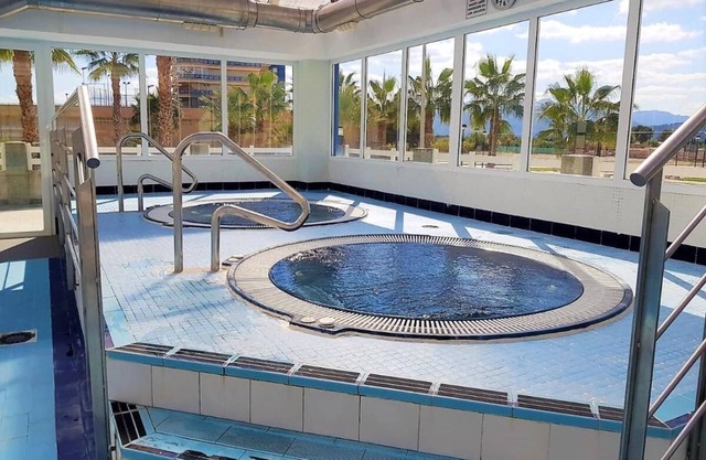 MAXIMUM EQUIPMENT. IDEAL RELAXATION FOR COUPLES OR FAMILIES. BY THE SEA...