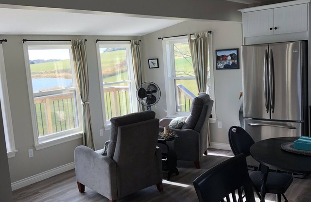 Mayneview Cottage. Genießen Sie dieses Cottage am Wasser in Clinton Pei.