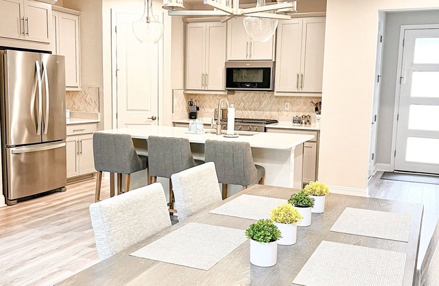 Mayo Clinic townhouse in San Pablo with Primary suite located on the 1st floor