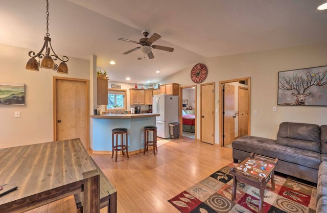 McCall Retreat w/ AC, BBQ Grill , Bikes & Balcony