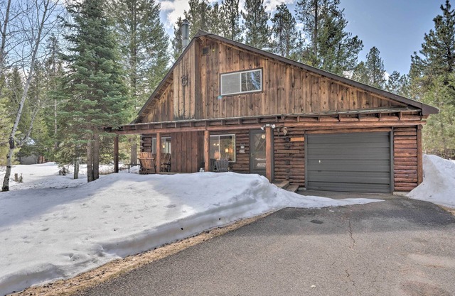 McCall Rustic Retreat - Walk to Payette Lake!