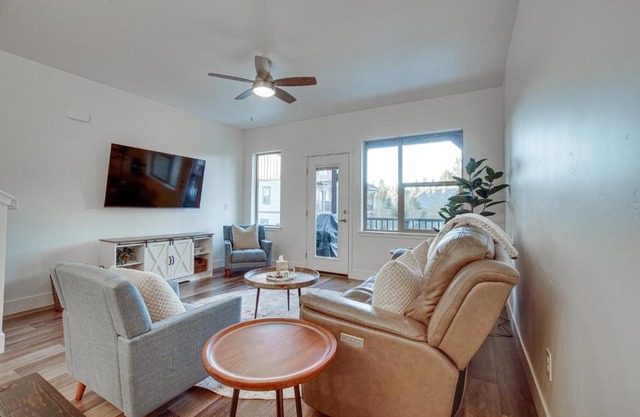 McCall Vacation Rental with Private Balcony and Grill!