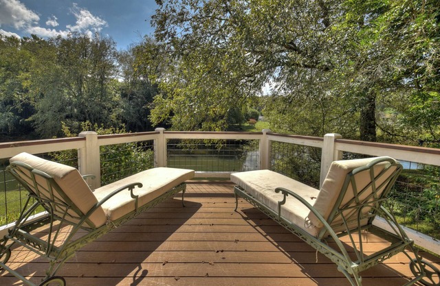 McCaysville River House| Fish from Cabin | Outdoor Fireplace |