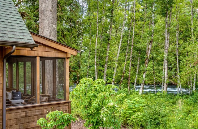 Mckenzie Dream Riverfront Log Cabin*New Listing*