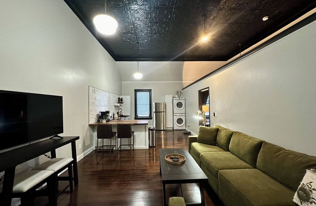 McKittrick Suite – Loft Stay on Katy Trail in Historic Mercantile, 4 min Hermann
