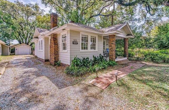 McNair Cottage 5 blocks from Bay, downtown, and 10 minutes from Pensacola Beach