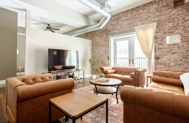 McOuat Place 6B - Luxury 1 Bed Downtown Indy Apartment Prime Location