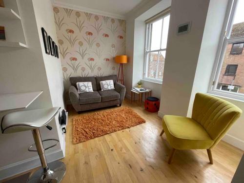 Me and You Sleeps 2 - Central Apartment in Berwick Northumberland