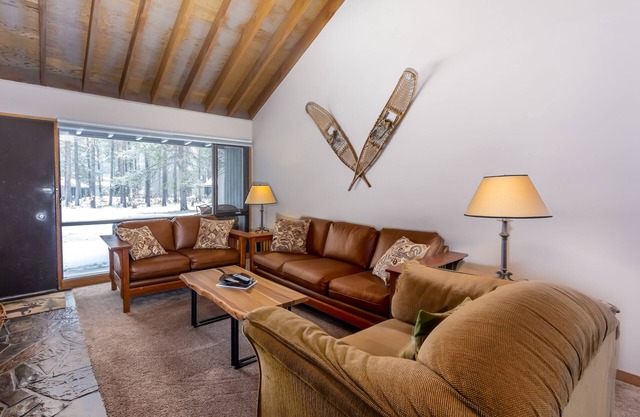 MEAD04 - Short Walk to Village, Hot Tub, Gas Fireplace, Dog Friendly, Bikes