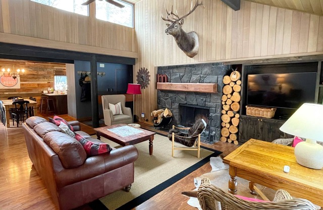 Meadow House 7 / 2 BR / 2 BA Sleeps 6+