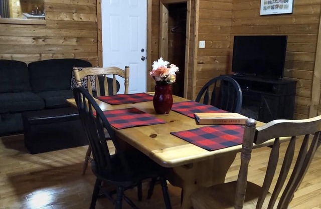Meadow Lake Guest Ranch - Eagle Suite mit Seeblick