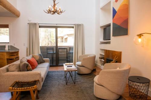Meadowbrook Condos