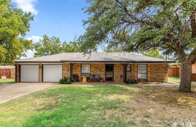 Meadowcliff Retreat! Charming 3-bedroom house in Wichita Falls with AC, WiFi