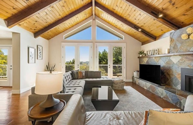 MeadowView on Darby: Cozy Retreat in Wine Country