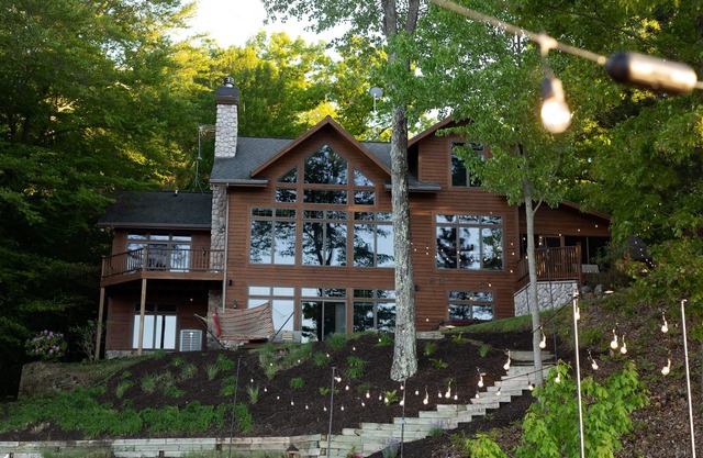 Mecosta Lakefront Cabin. Golfers paradise