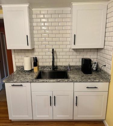 Medford Home And 2 Condos With Pool
