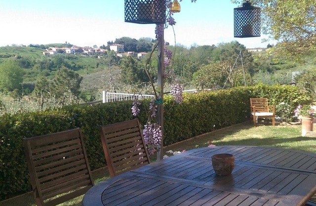 Privater Garten & Terrasse für Mahlzeiten bieten spektakuläre Aussichten über die Täler der Toskana