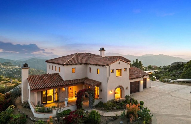 Mediterranean Haven with Views in Escondido