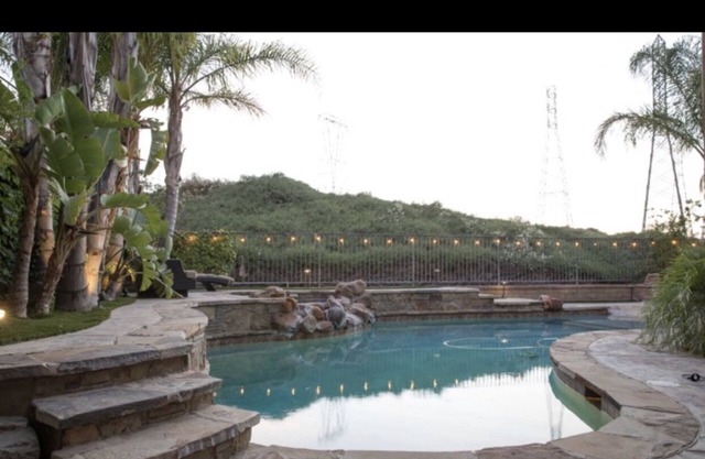 Mediterranean Pool House Genau hinter Magic Mountain und Hurricane Harbour!