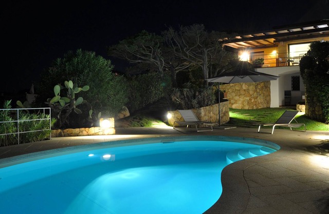 Villa mit Pool, Blick auf Costa Smeralda