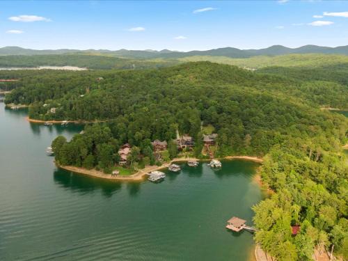 Medley Sunset Cove - Lake Blue Ridge Cabin Rental minutes to Downtown - Blue Ridge, GA