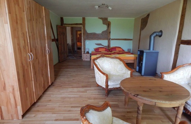 Meerblickwohnung - meerzauber. Gutshaus Reidervitz mit großem Lindengartenarten