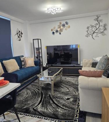Mega3 Luxury 2Bedrooms Apartment -2Baths, 2Toilets