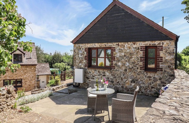 MEGS ROOST, romantic, character holiday cottage in Colyton