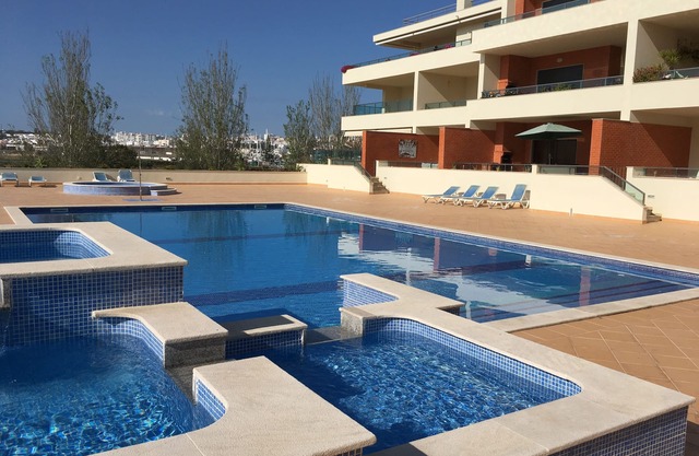 Meia Praia Pool-Apartment. Touristenlizenz 39739 / AL