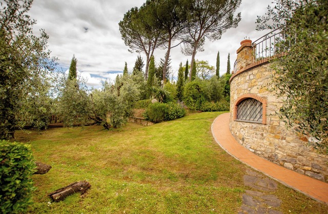Melachecca:Tuscan chianti villa, private park 2 apt love views