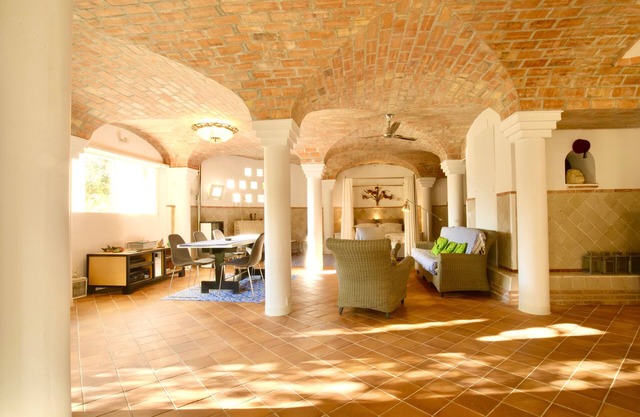 Melegis 1-Bed Cottage, Sleeps 2, Pool & Garden