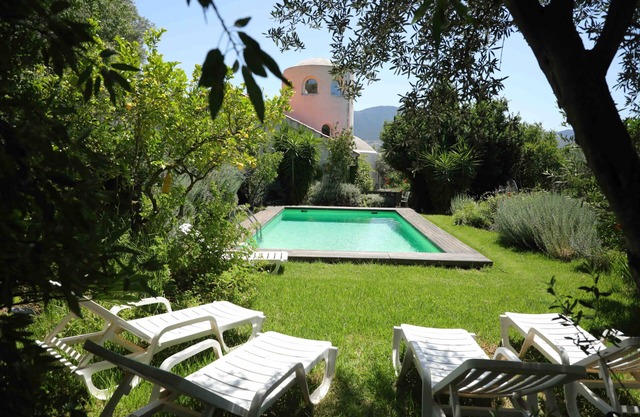 Melegis 4-Bed Villa, Sleeps 7, Pool & Garden