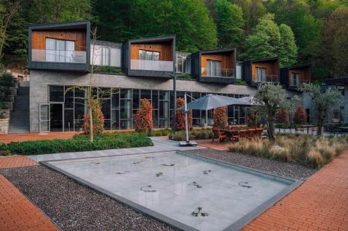 Melekona House