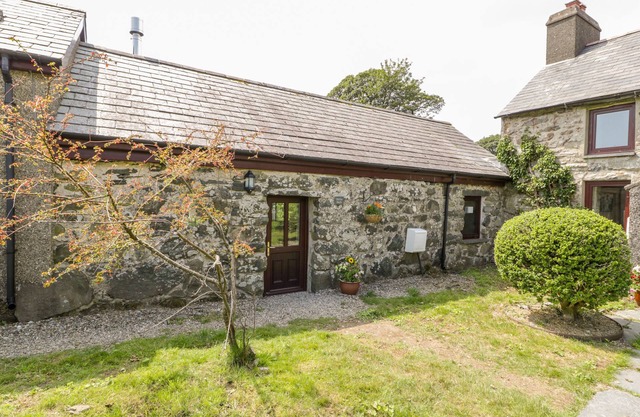 MELIN BACH, haustierfreundlich, mit offenem Feuer in Porthmadog, Ref 1007874