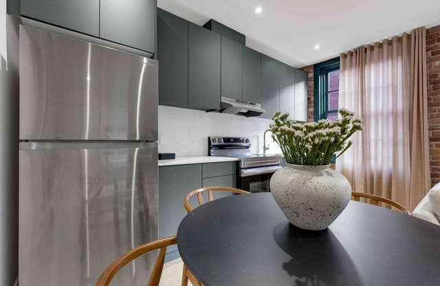 Mercer-1 Bedroom+Sofa Bed-Free parking