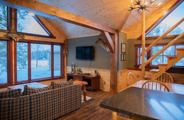 Mercer, WI Beautiful Flambeau Flowage Cabin
