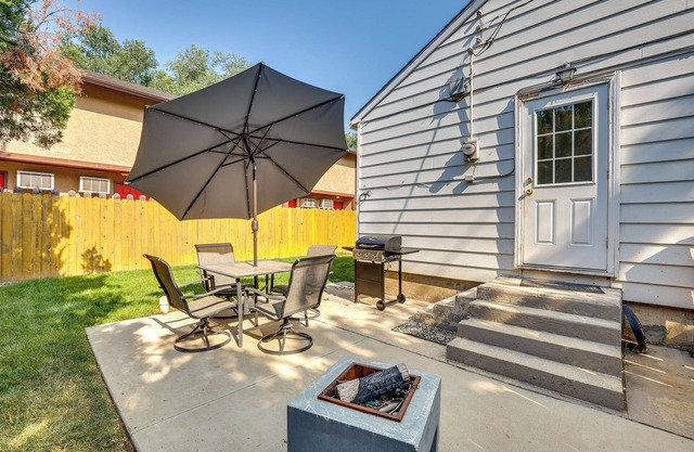 Meridian Townhome w/ Patio & Yard: Near Downtown!