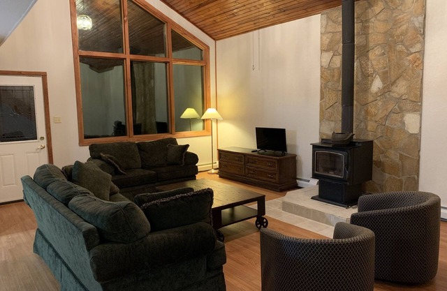 Meridian Vacation Rental and camping @ Gull Lake