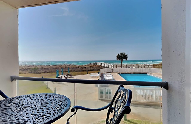 Mermaid Bungalow | Great Location + Views & On-Site Amenities!