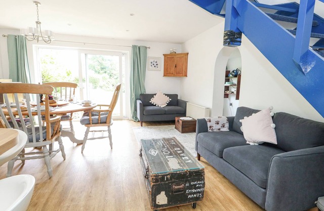 MERMAID COTTAGE, family friendly, with a garden in Wakeham, Portland