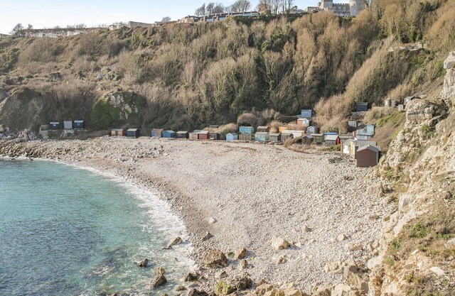 Mermaid Cottage is set in the popular area of Portland, just a few minutes’ walk from Church Ope Cov