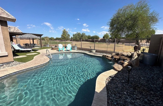 Mermaid Cove AZ - 4BD/2BTH House