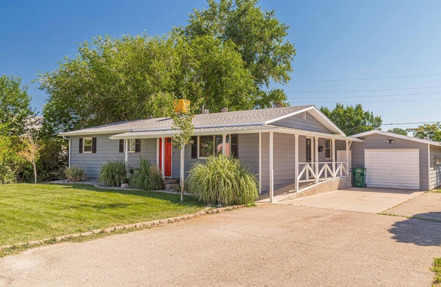 Mesa Manor: Pet Friendly w/ Fenced Yard!