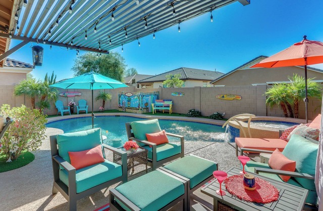 Mesa Oasis w/ Heated Pool, Hot Tub, & Grill!