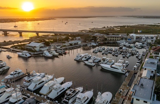 Mesmerizing Sunset Marina Views, King Bed