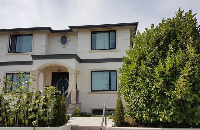 Metropolis MetroTown Area lovely place 2 bedrooms near Skytrain