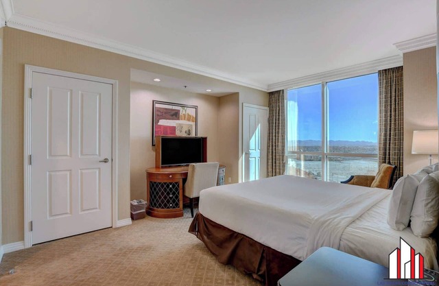 MGM Signature-03-608 1Br 2Ba Balcony Jacuzzi Suite