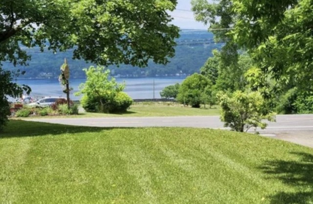 Mi Casa Tu Casa Lakeview Cottage Hot tub & Pet Friendly-Walk to Wineries
