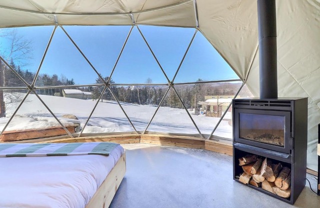 Mi-clos - luxury pods with private jacuzzi and sauna