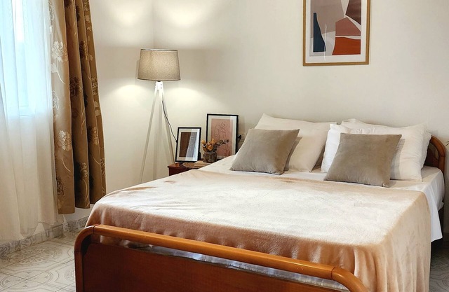 Mia Guest House | Simple, green & spacious villa